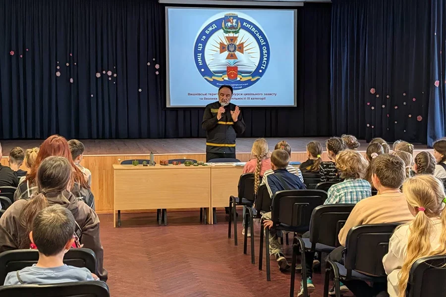 Не підходь. Не чіпай. Телефонуй 101!