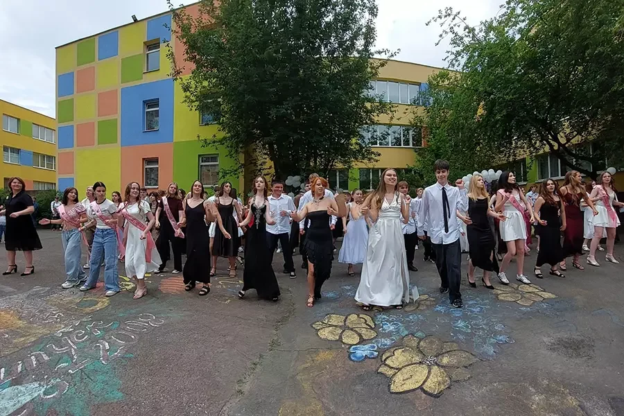 Вітаємо з врученням свідоцтв про базову середню освіту!